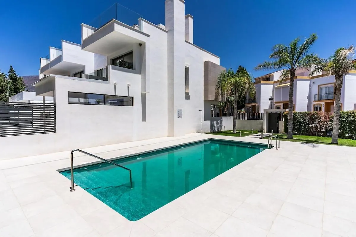 West Beach Villa 埃斯特波纳